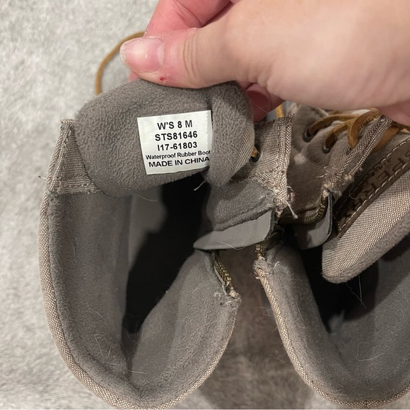 Sperry Topsider gray and pink duck boots - Picture 5 of 8